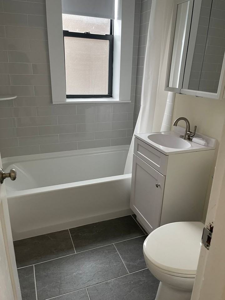 1156 Commonwealth Ave - Photo 2 of 8