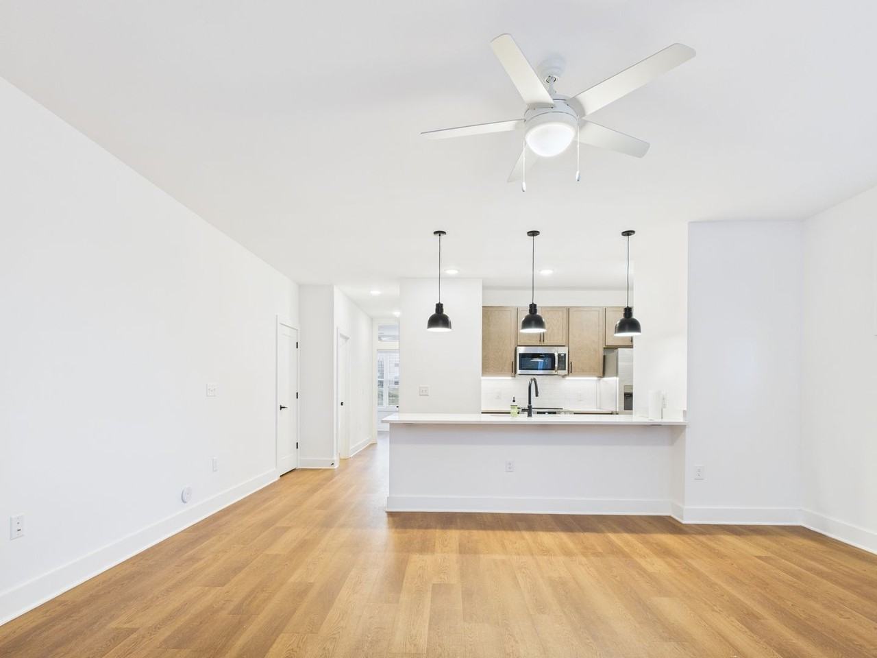 913 Bainbridge St #A - Photo 2 of 19