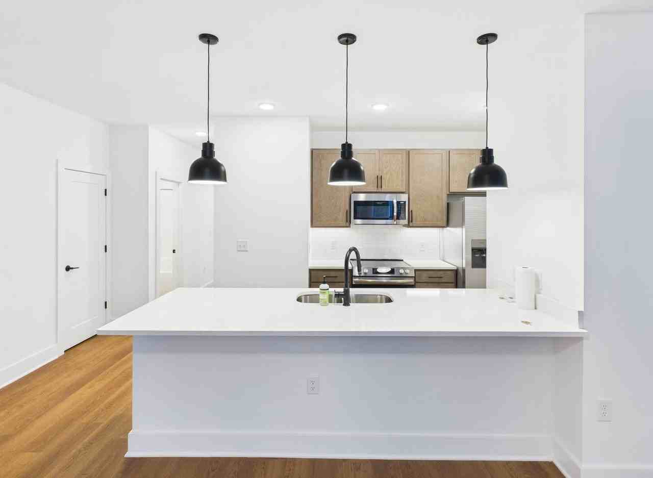 913 Bainbridge St #A - Photo 4 of 19