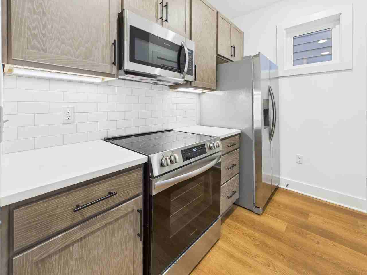 913 Bainbridge St #A - Photo 6 of 19