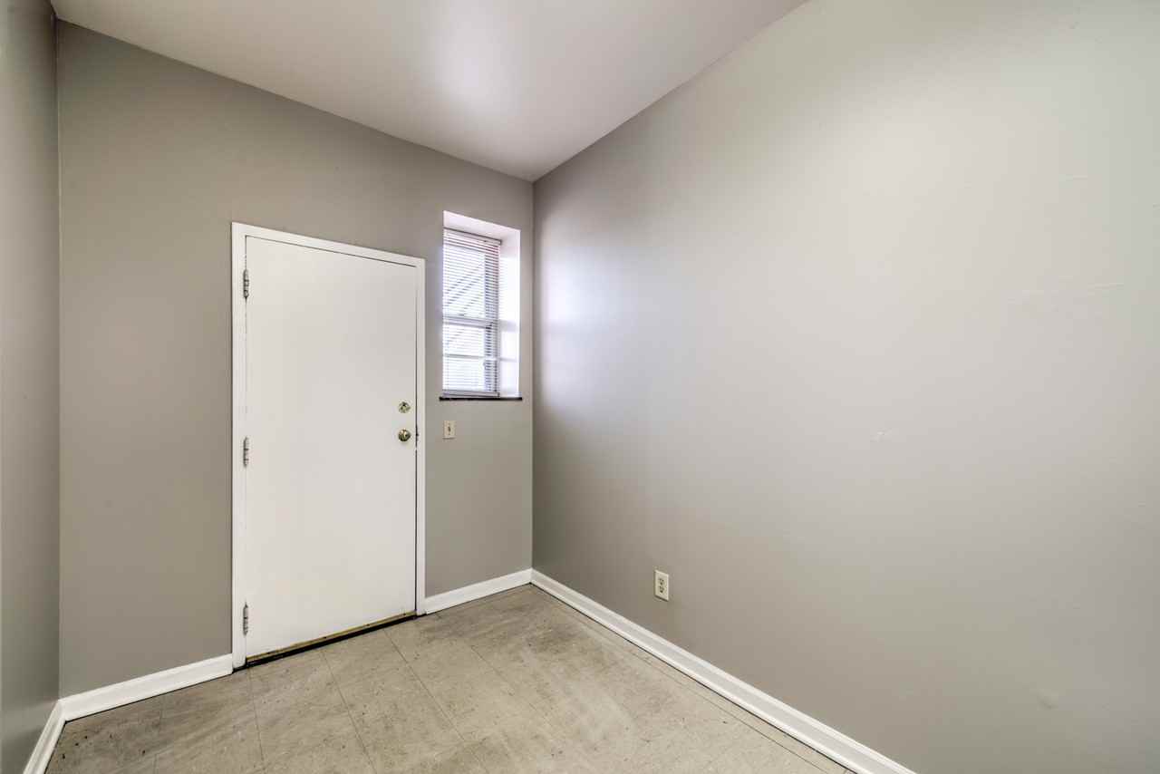 3866 Mcree Avenue #3E - Photo 3 of 13
