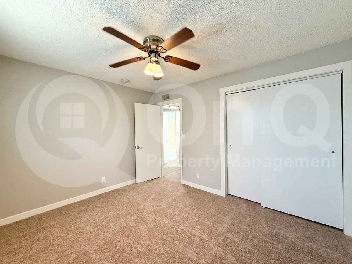 2210 W Devonshire Ave #7 - Photo 6 of 28