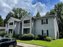 featured image of 647 W Presnell St