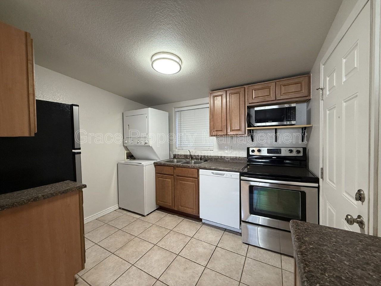 2125 S Acoma St - Photo 7 of 18