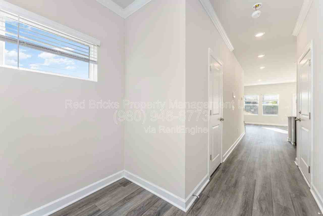 2003 Old Rivers Rd - Photo 7 of 29