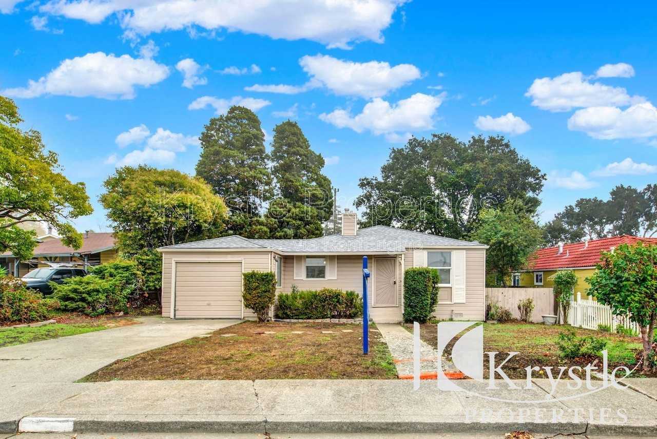 1047 Valle Vista Avenue - Photo 2 of 22