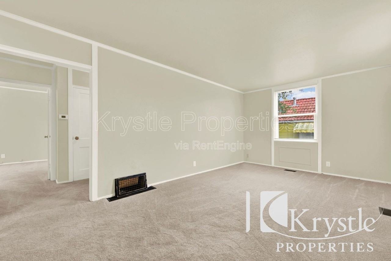 1047 Valle Vista Avenue - Photo 7 of 22