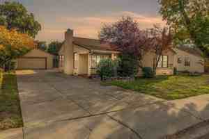 featured image of 966 W Mariposa Ave