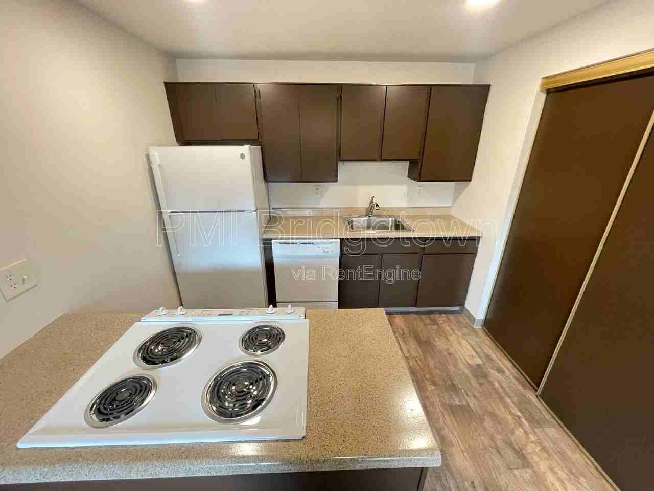 4821 Ne Prescott St - Photo 6 of 12