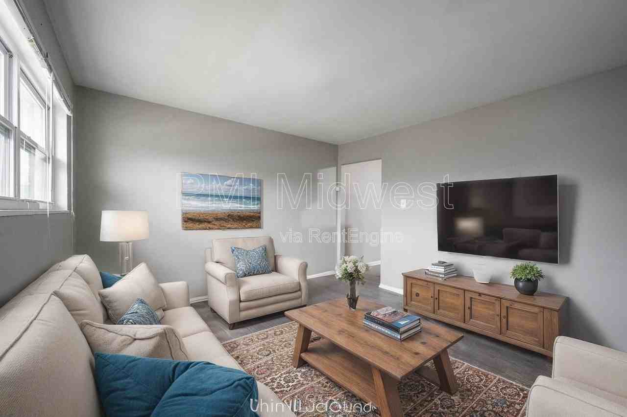 823 Iowa St - Photo 2 of 15