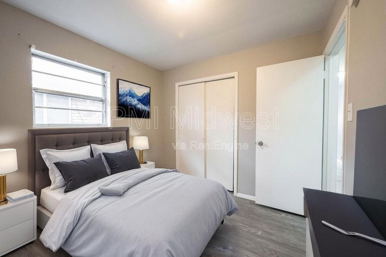 823 Iowa St - Photo 7 of 15