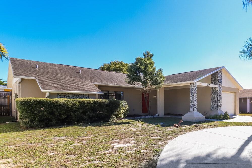 9310 Tamworth Lane - Photo 3 of 16