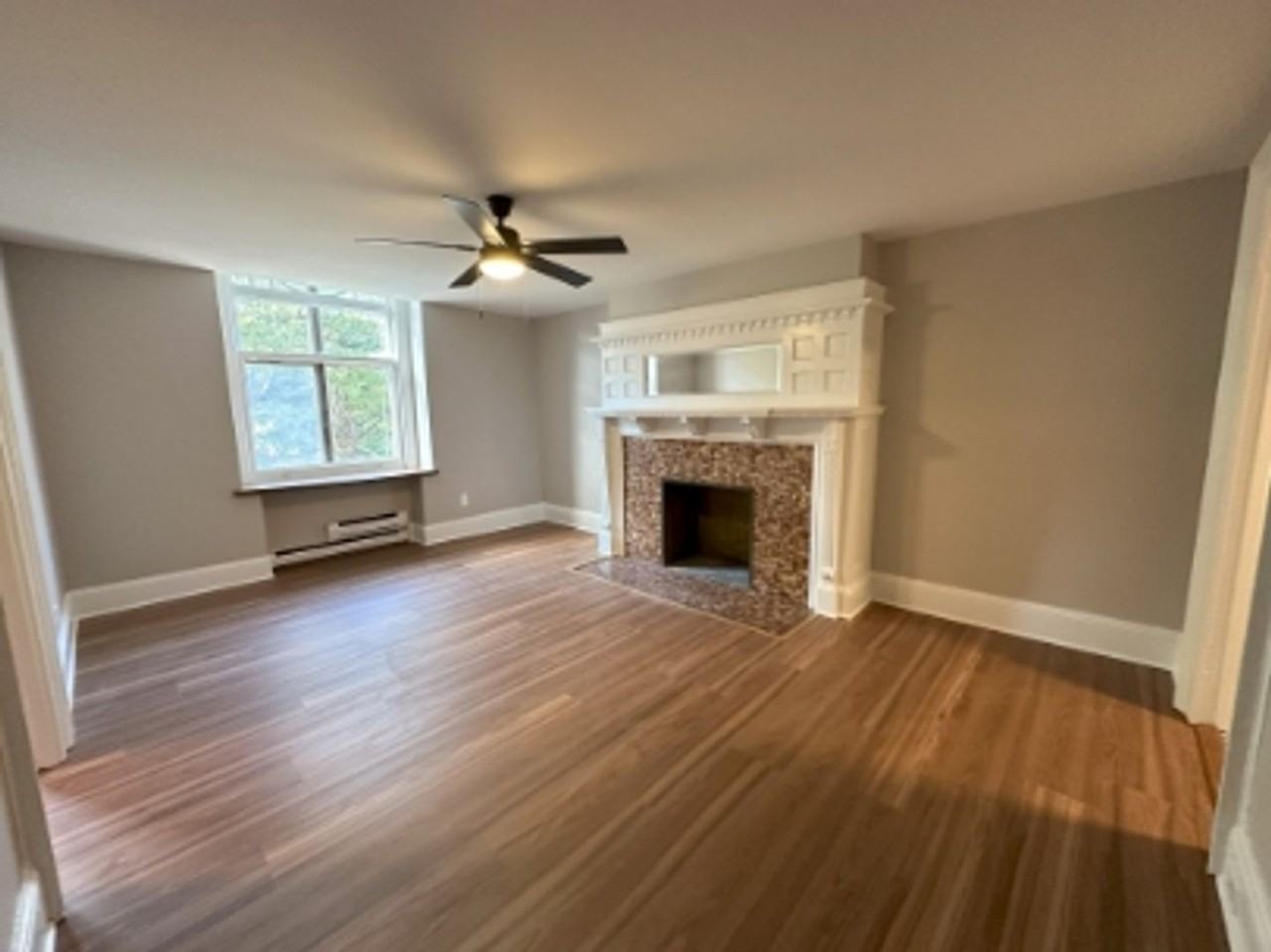 479 State St - Photo 2 of 7