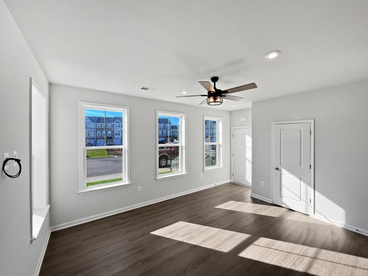 719 Mccormick Farm Dr - Photo 4 of 17