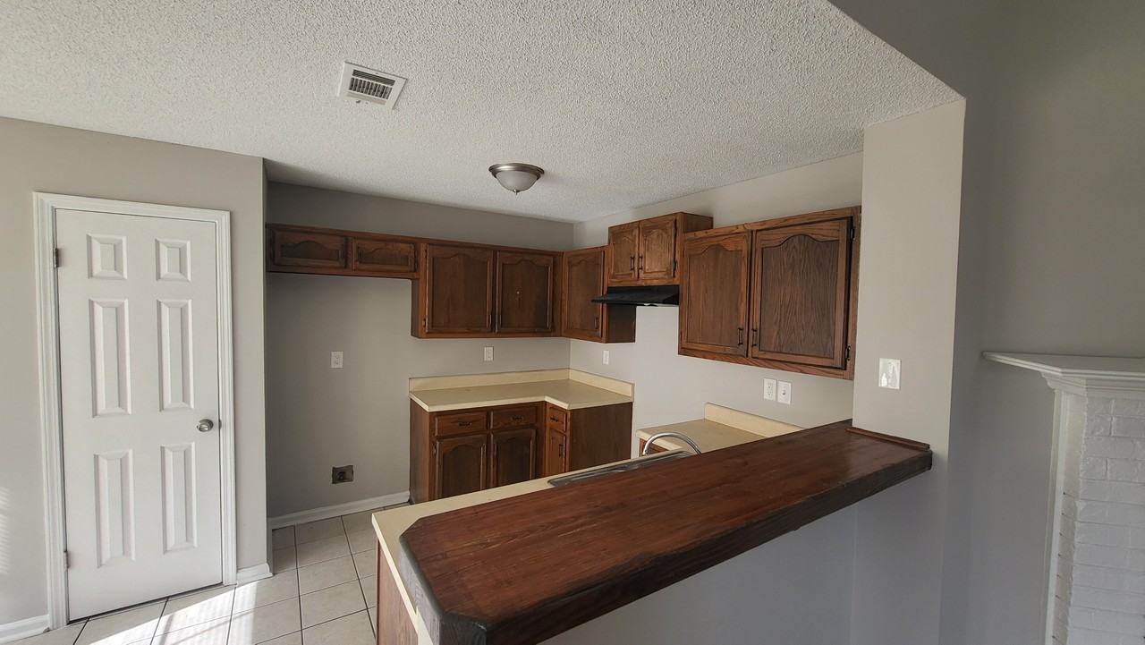 2577 Reese Lake Circle - Photo 2 of 21