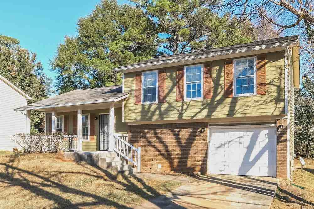 3230 Pearce Ct - Photo 4 of 17