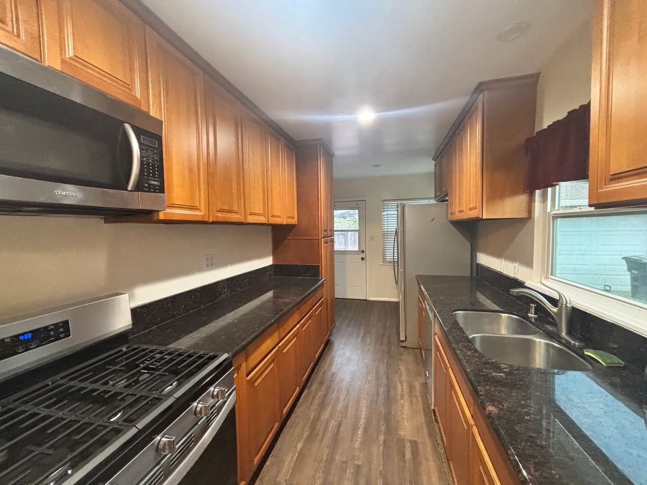 787 Date Avenue - Photo 7 of 18