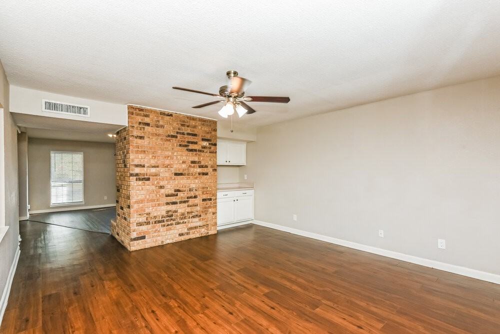 7812 Burgundy Dr - Photo 3 of 16