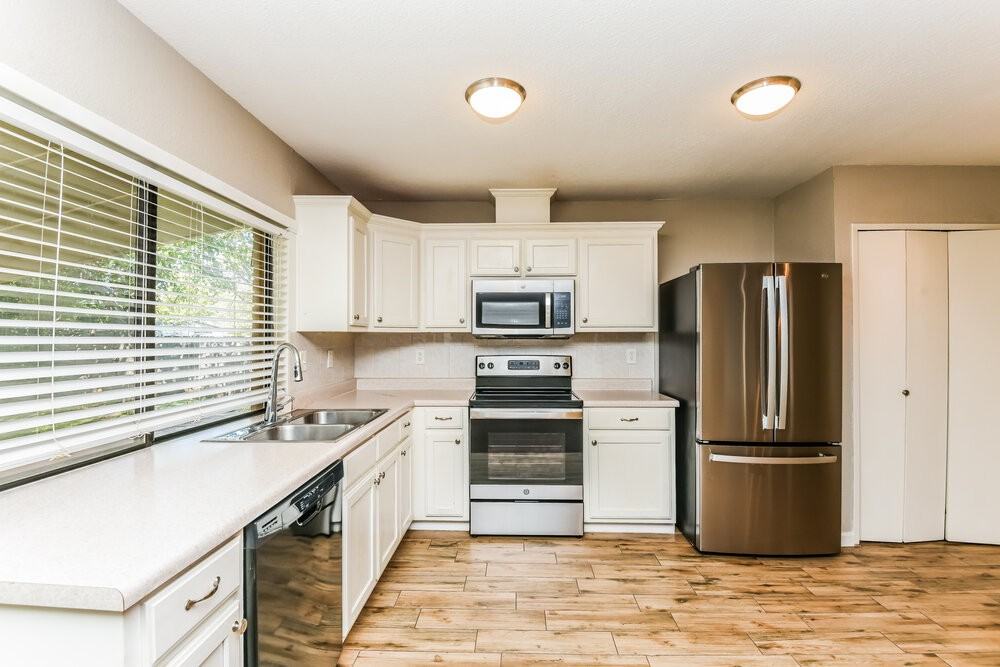 7812 Burgundy Dr - Photo 6 of 16