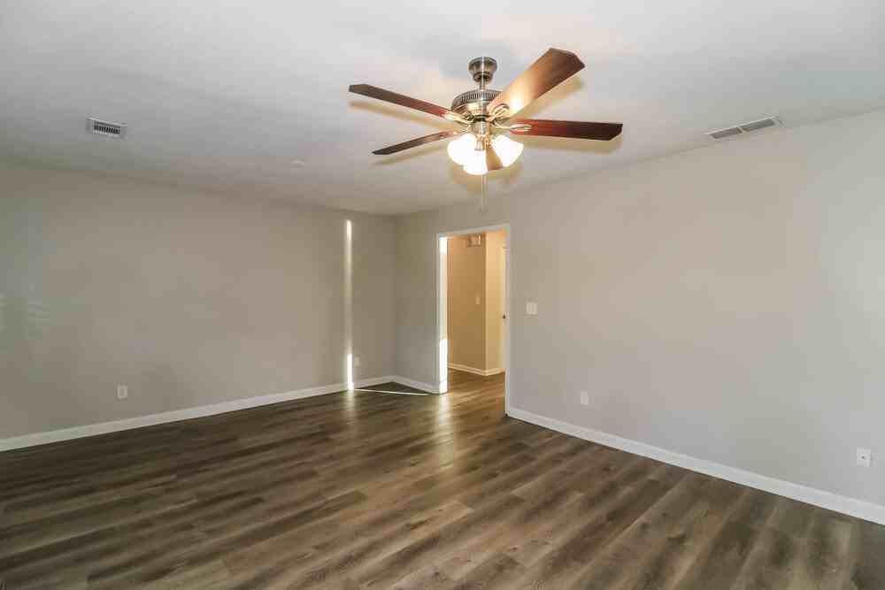 796 Greenwood Trail Southeast - Photo 6 of 15