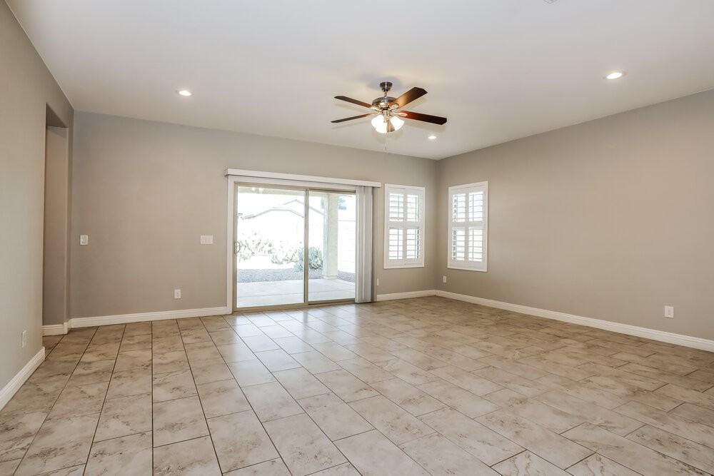 11124 E Tupelo Ave - Photo 4 of 16