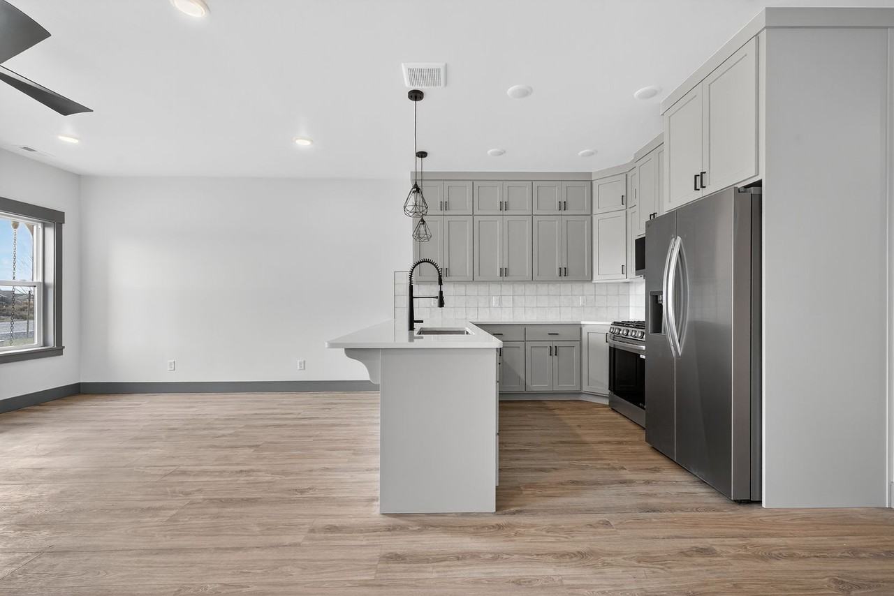 5107 Beach Dr - Photo 7 of 25