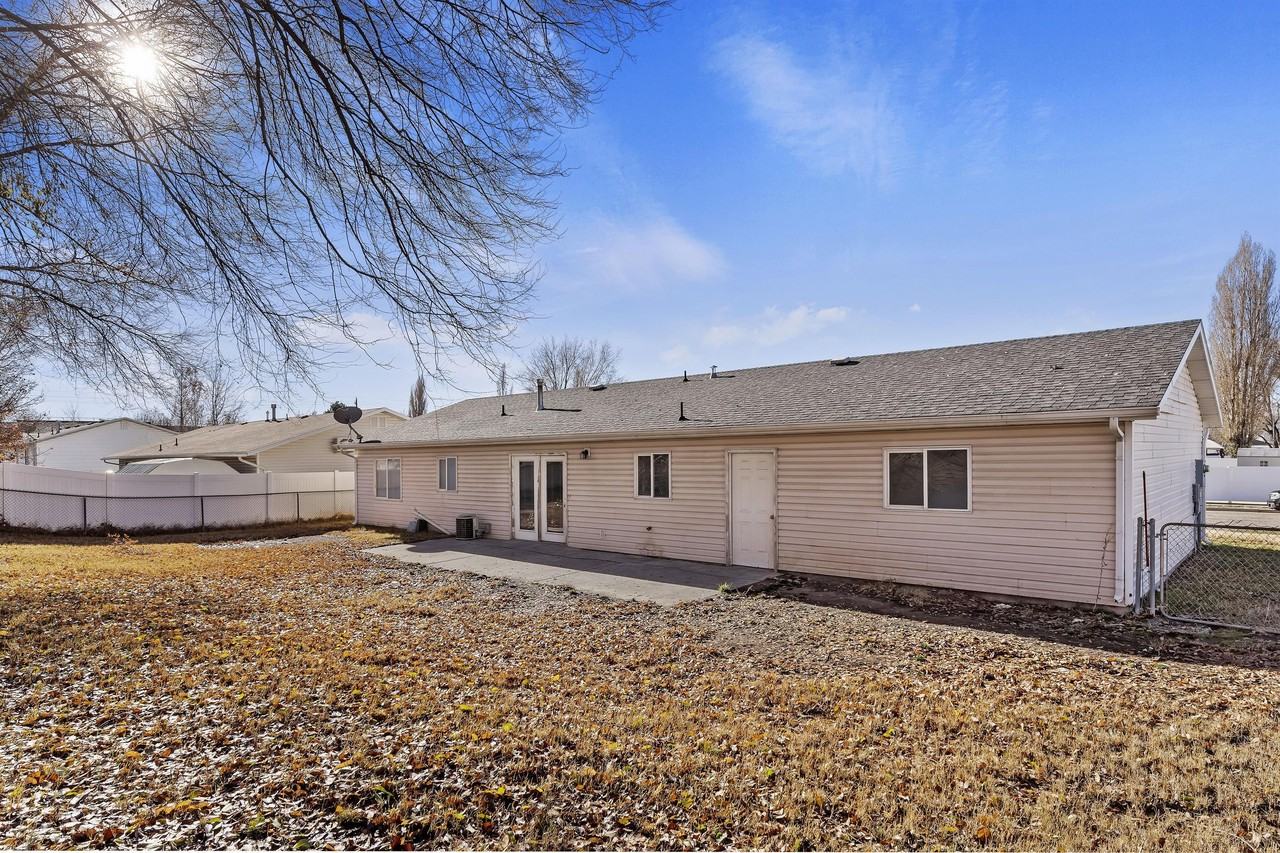 353 Northwest 501 Road - Photo 3 of 18