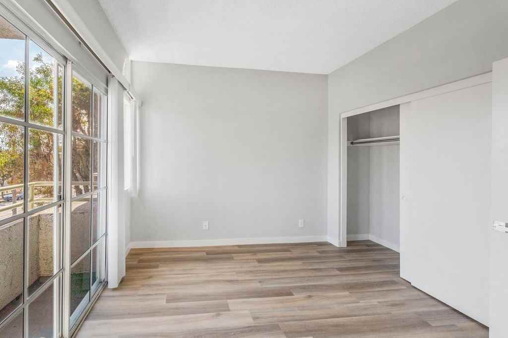 Crenshaw Townhouse - Photo 6 of 35