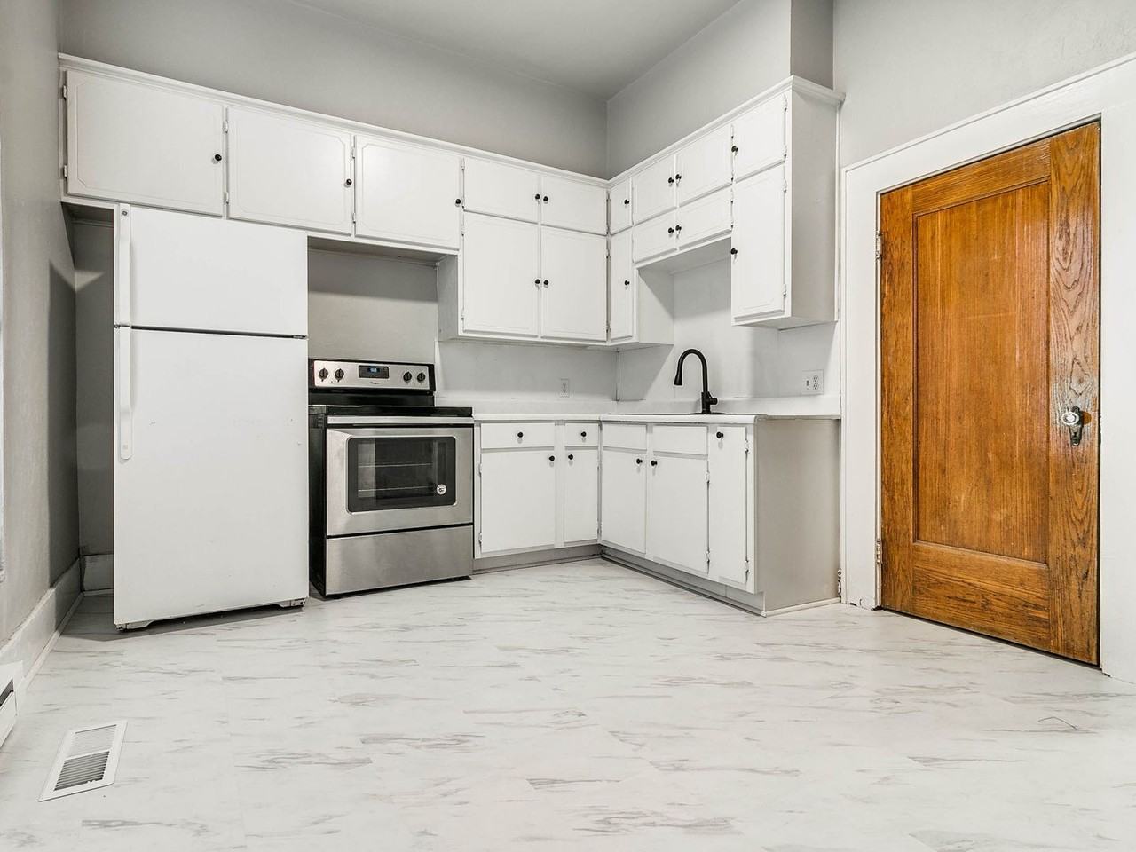 1740 NW 11th Street - Photo 7 of 35