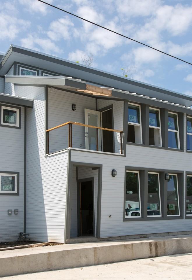 300 N Parker Ave Apt B #300B - Photo 2 of 23