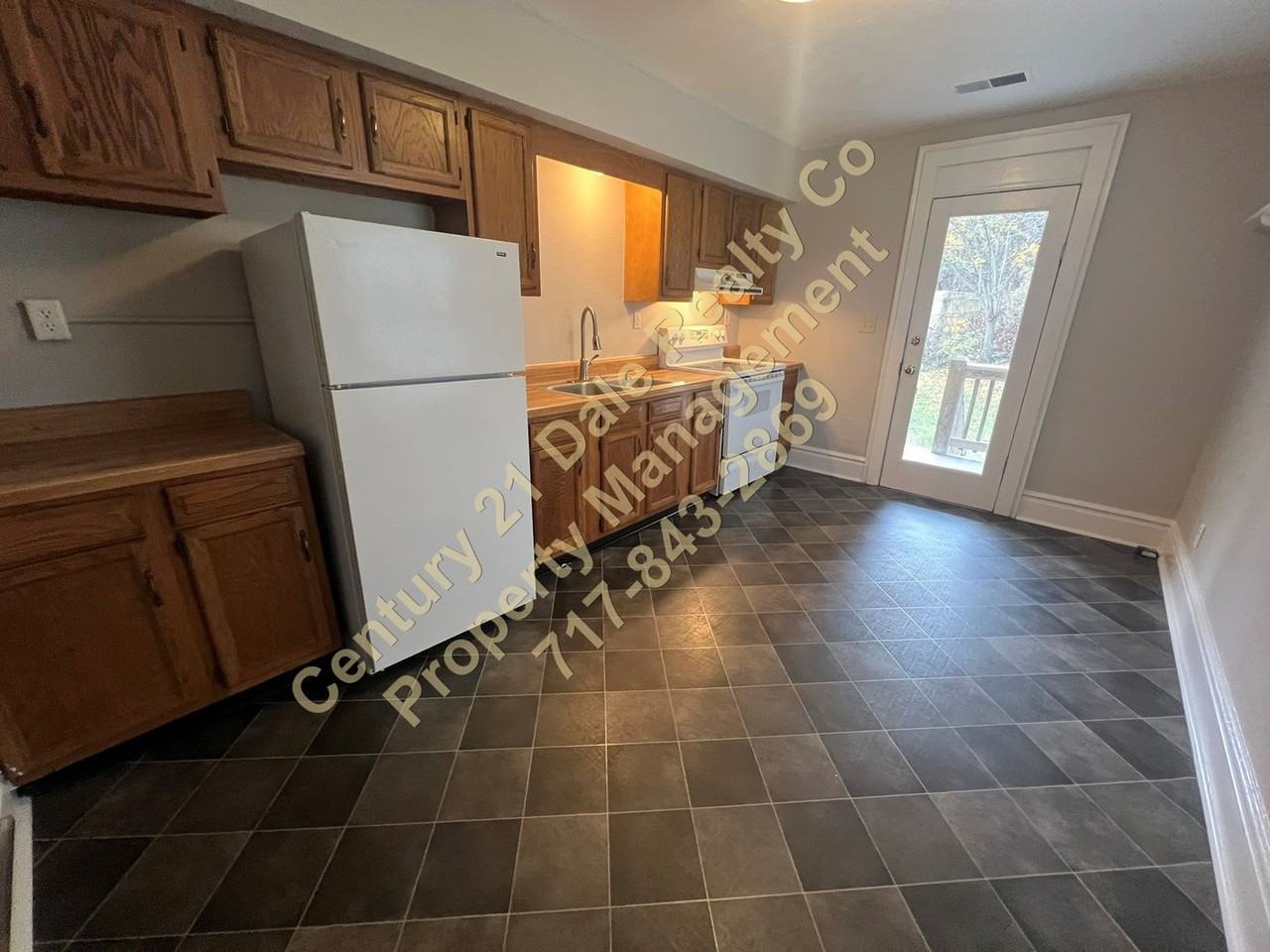 1414 S George St - Photo 2 of 17