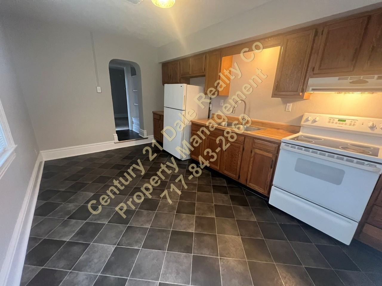 1414 S George St - Photo 3 of 17