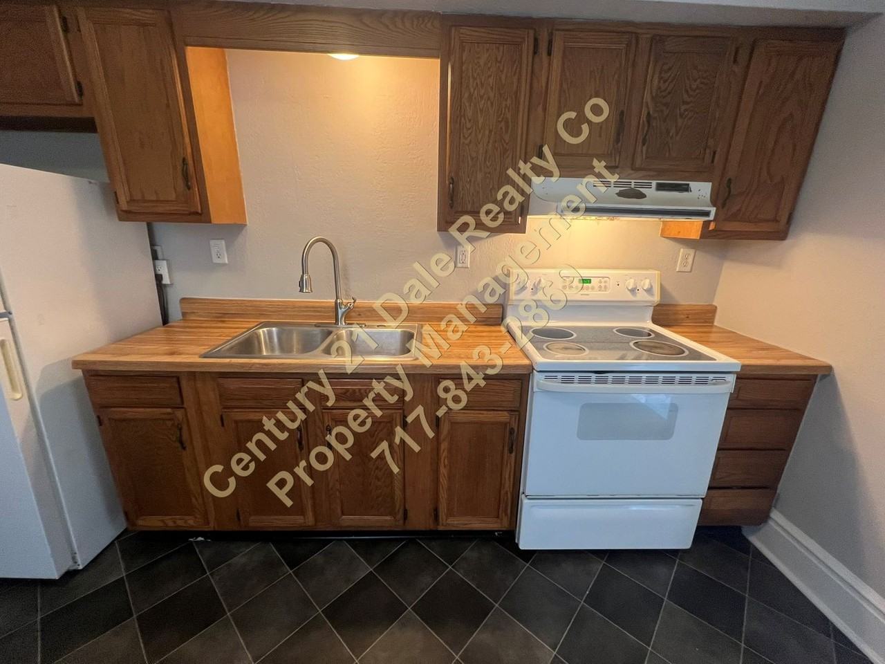 1414 S George St - Photo 4 of 17