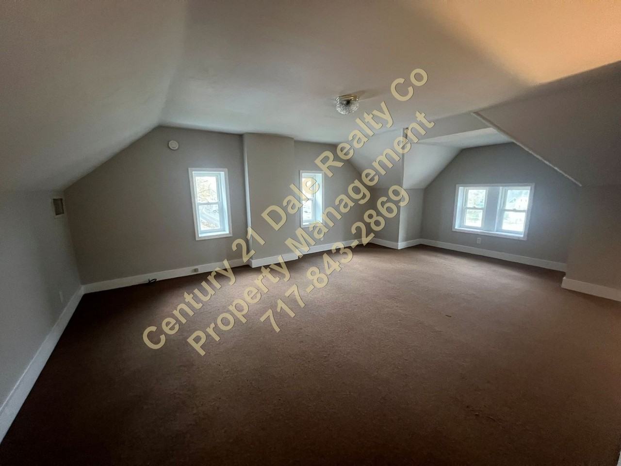 1414 S George St - Photo 7 of 17