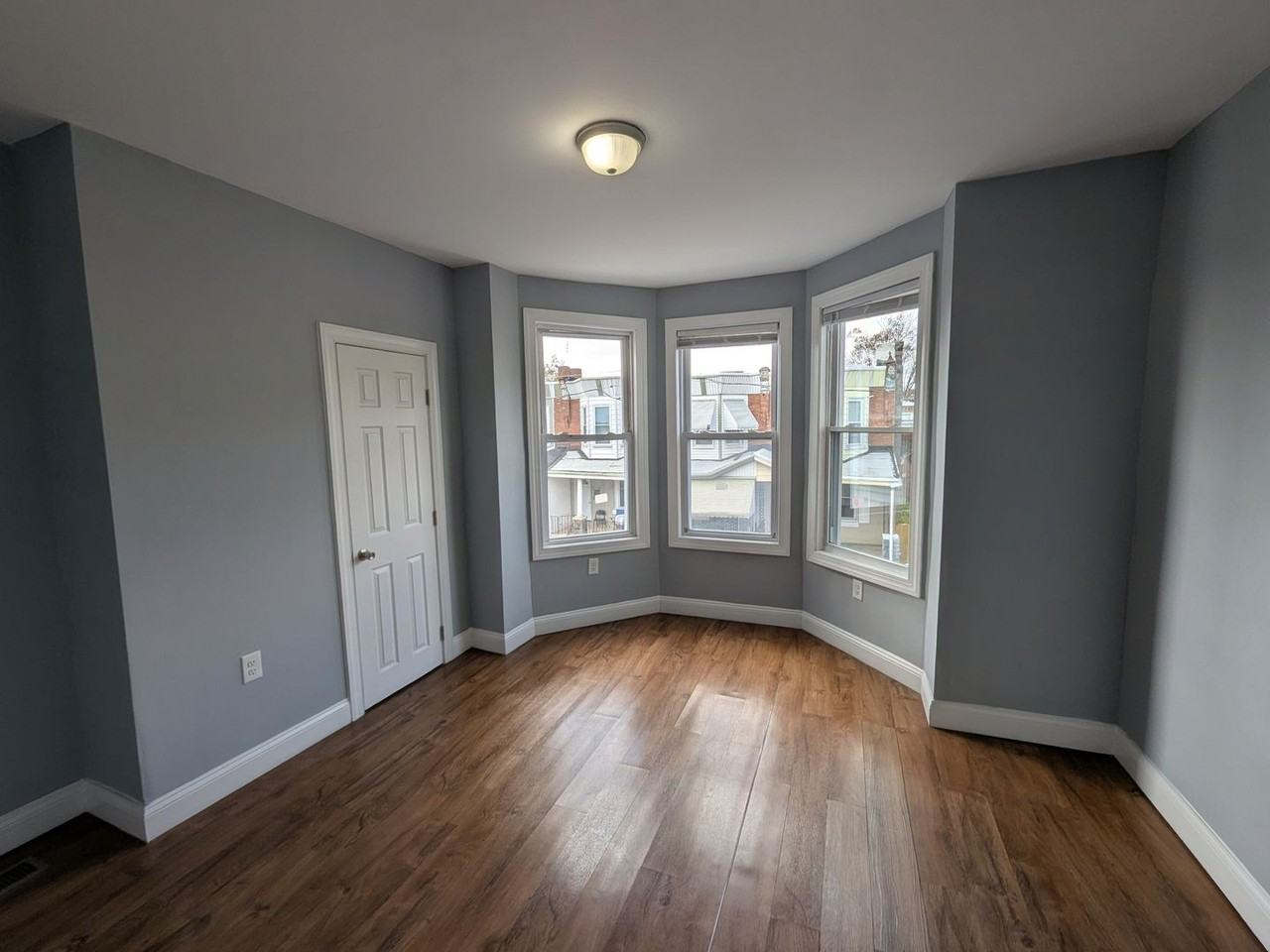 515 S Salford St - Photo 2 of 12