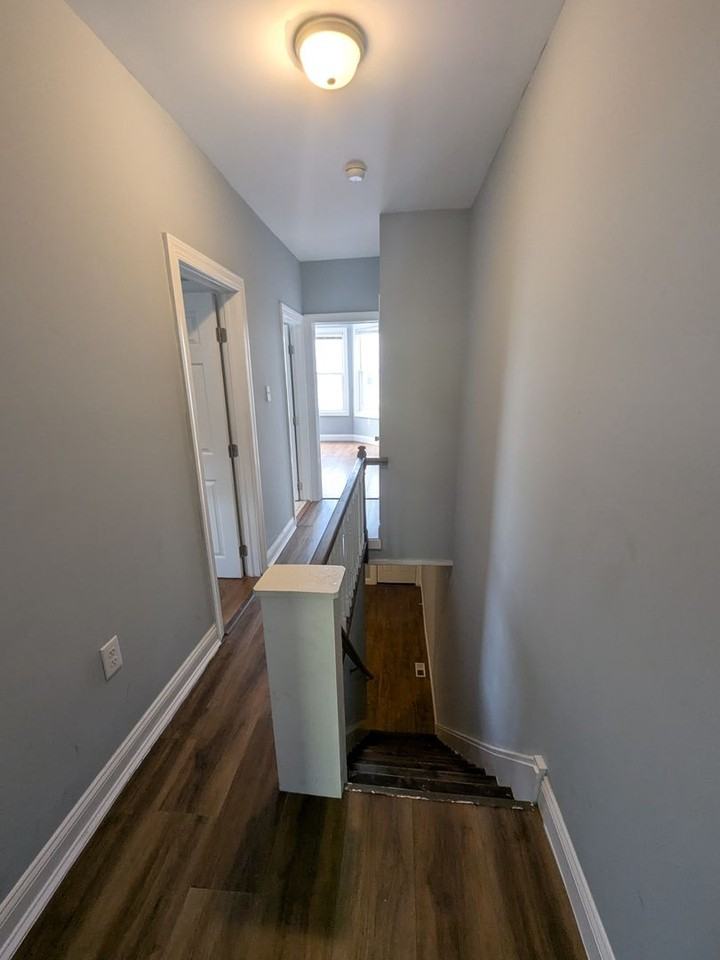 515 S Salford St - Photo 5 of 12