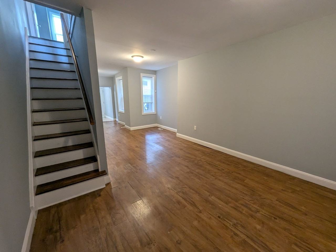 515 S Salford St - Photo 7 of 12