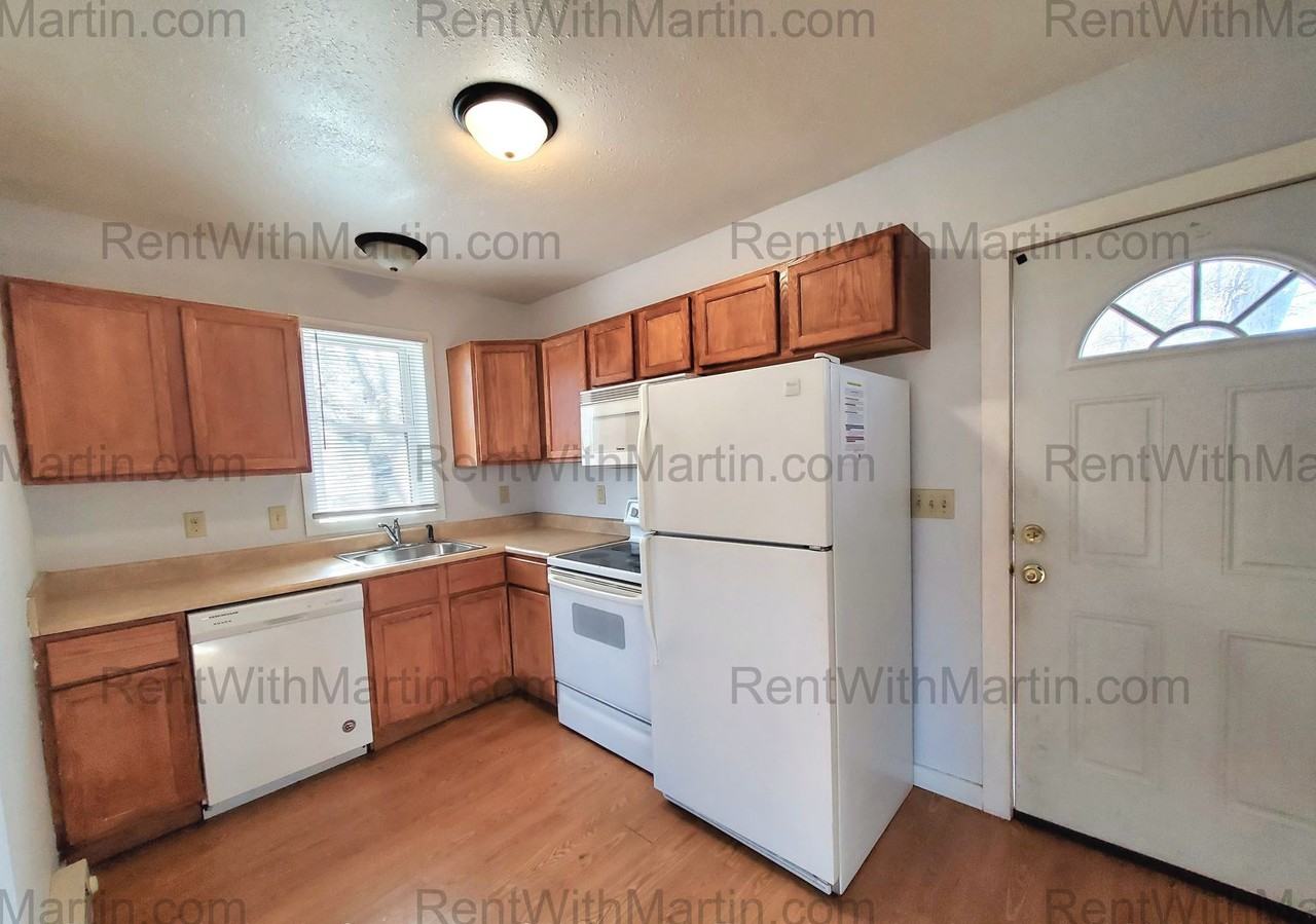 1213 Manson St - Photo 5 of 10