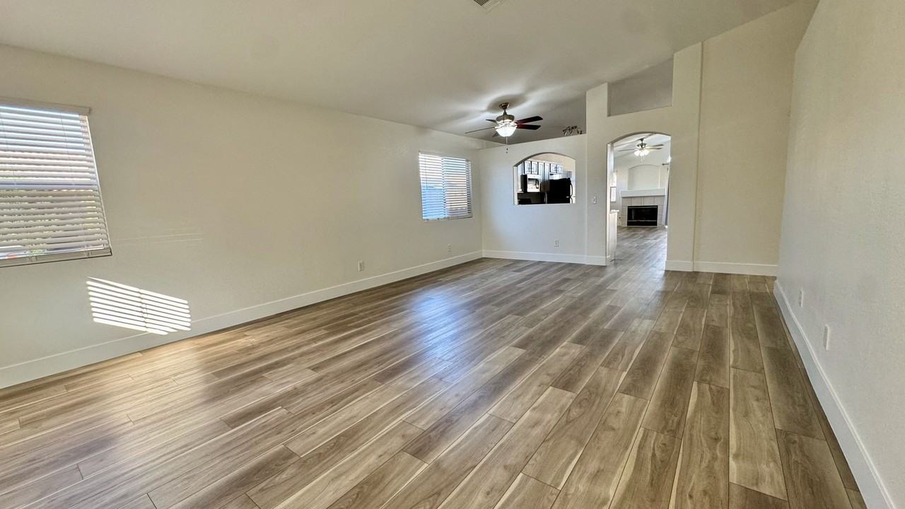 7032 Golden Desert Ave - Photo 2 of 17