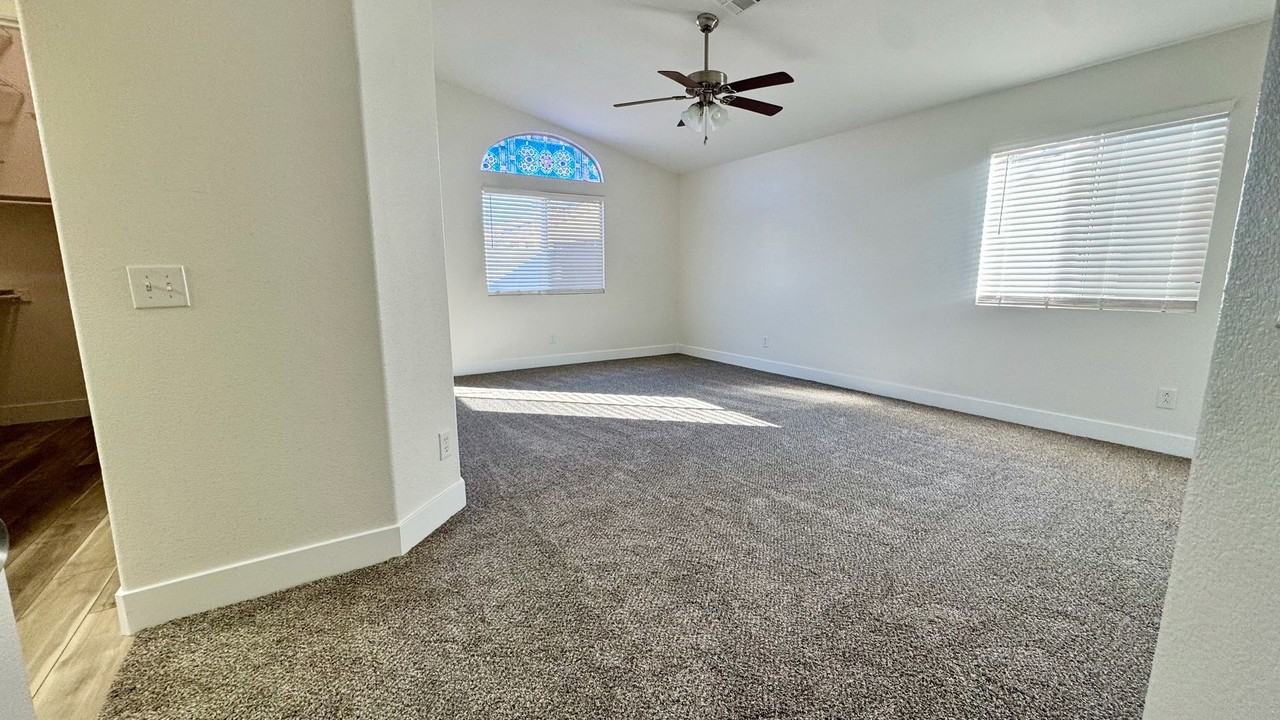 7032 Golden Desert Ave - Photo 6 of 17
