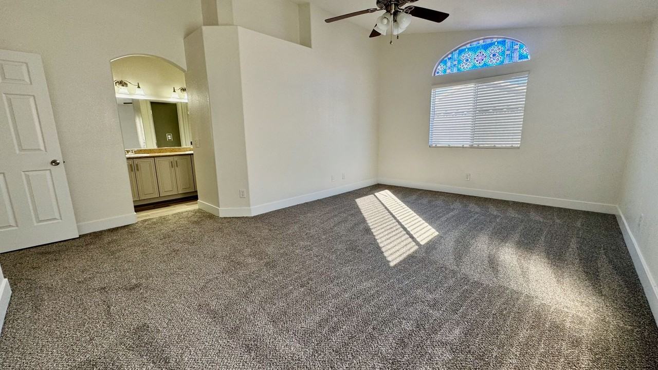 7032 Golden Desert Ave - Photo 7 of 17