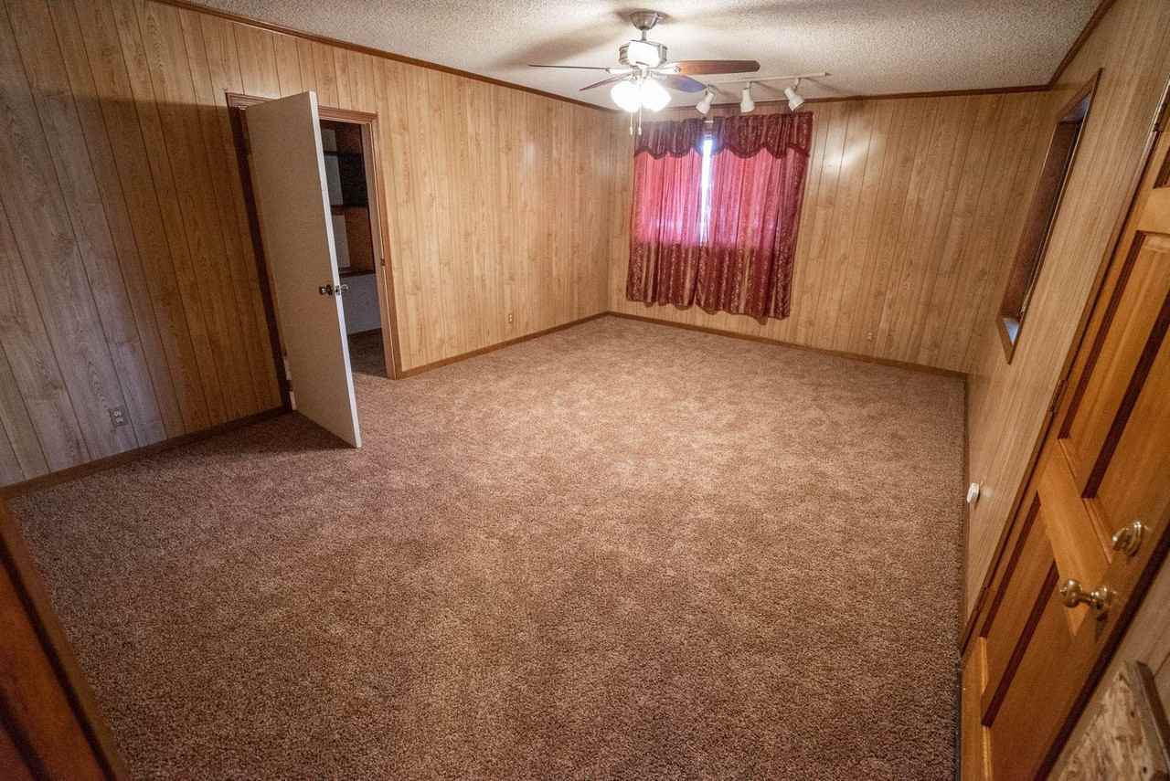 14848 Strathern St - Photo 5 of 17