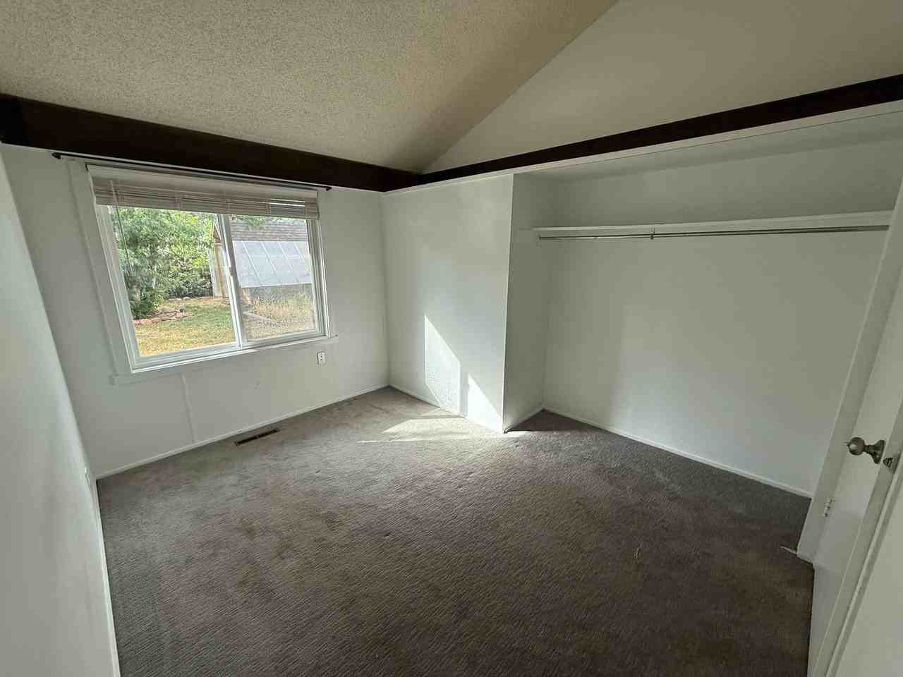 1487 Brown Cir - Photo 3 of 14