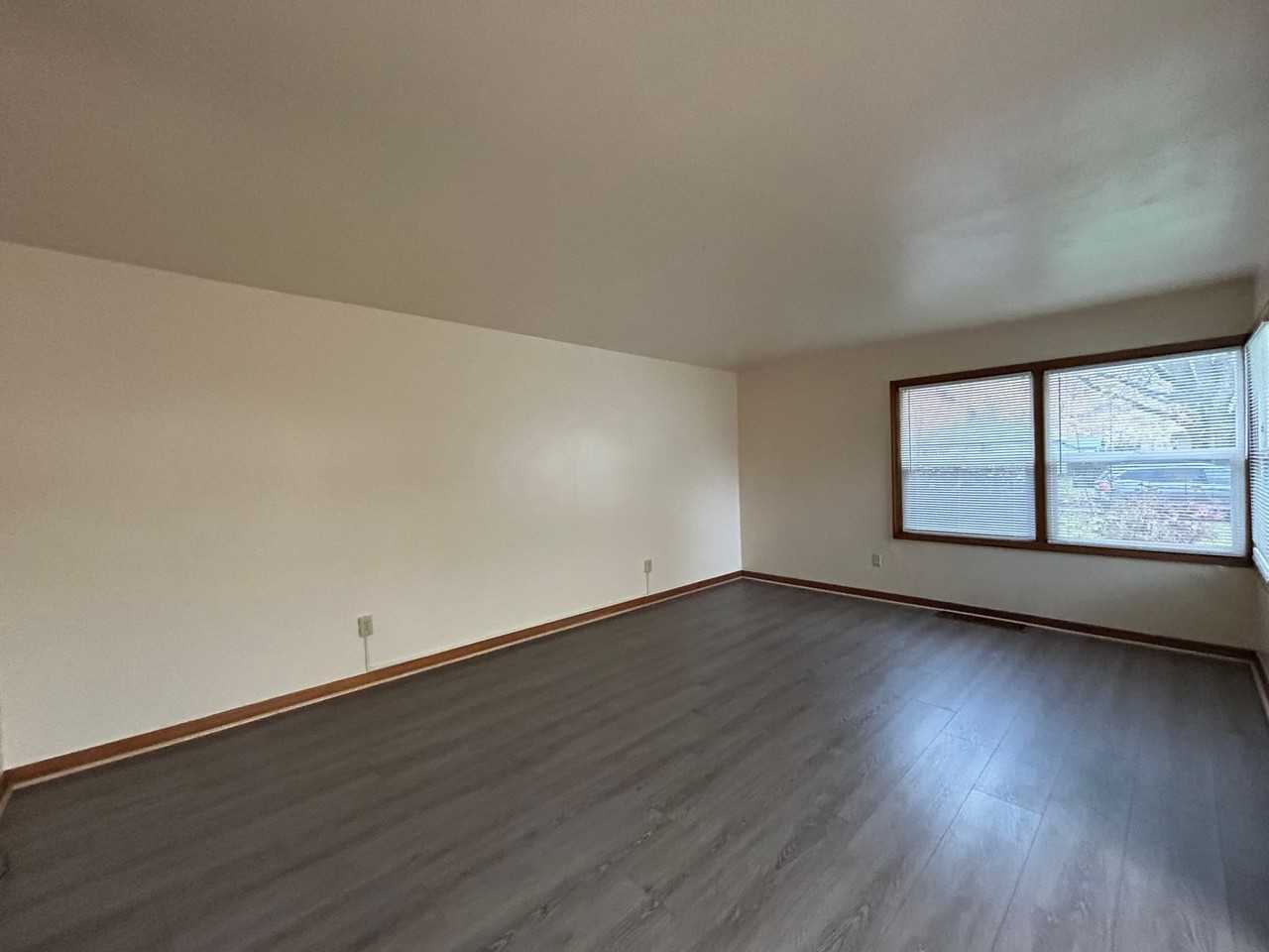 1329 8th Ave - Photo 2 of 10