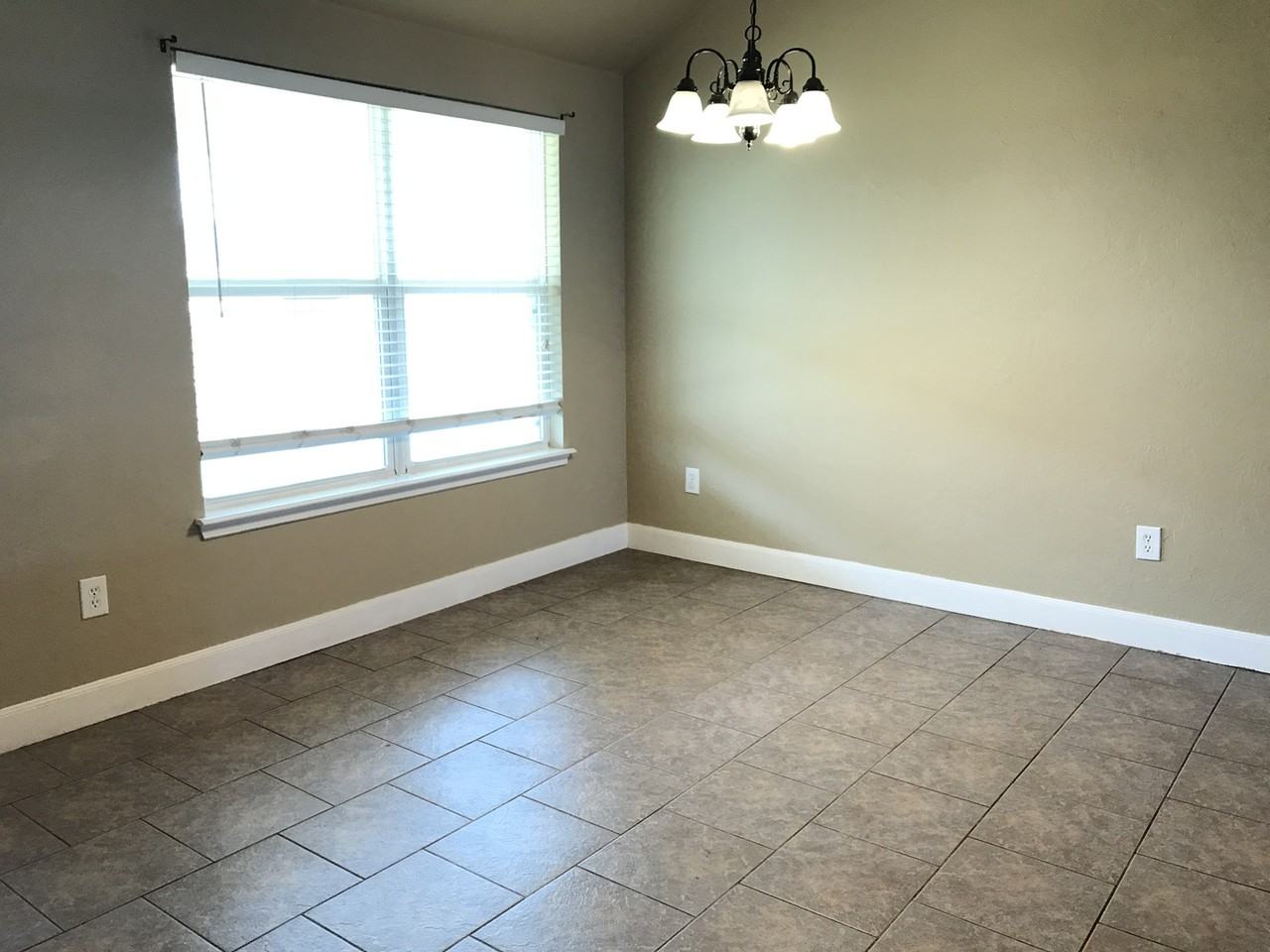 13213 Sw 2nd St - Photo 6 of 12