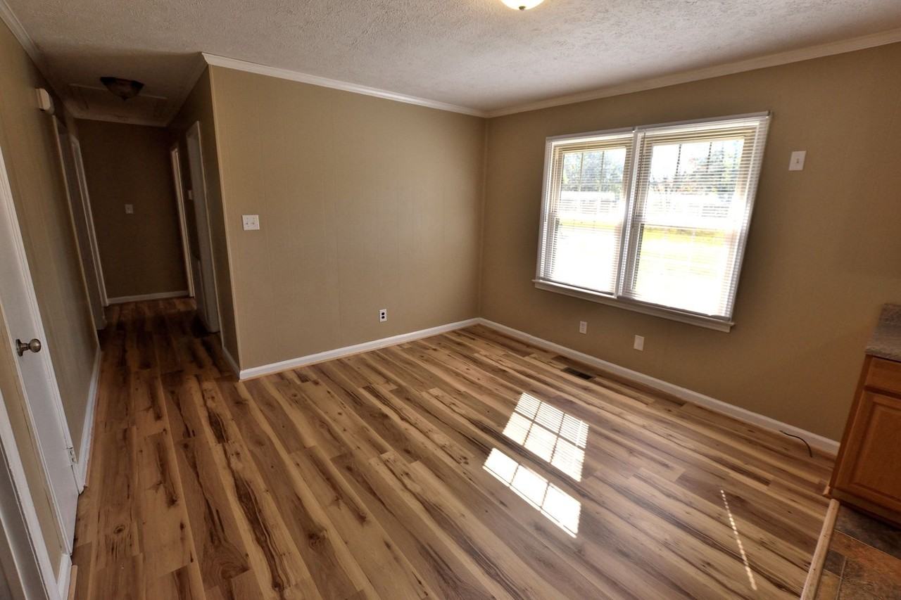 112 Daniels Ave - Photo 5 of 15