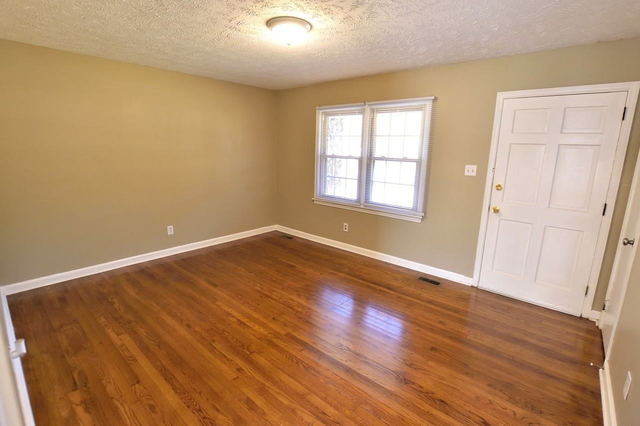 112 Daniels Ave - Photo 7 of 15