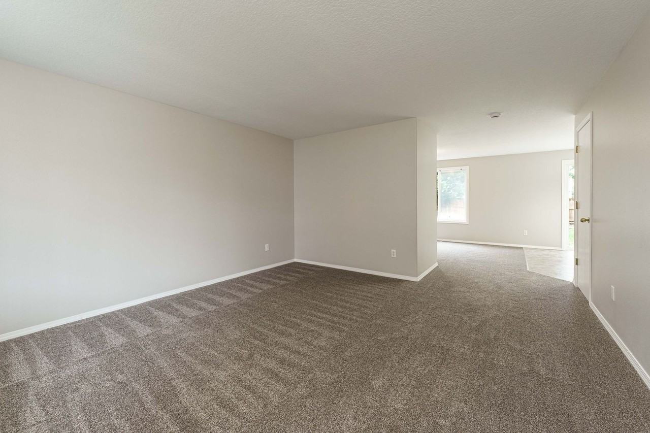 18805 Se 17th St - Photo 3 of 37