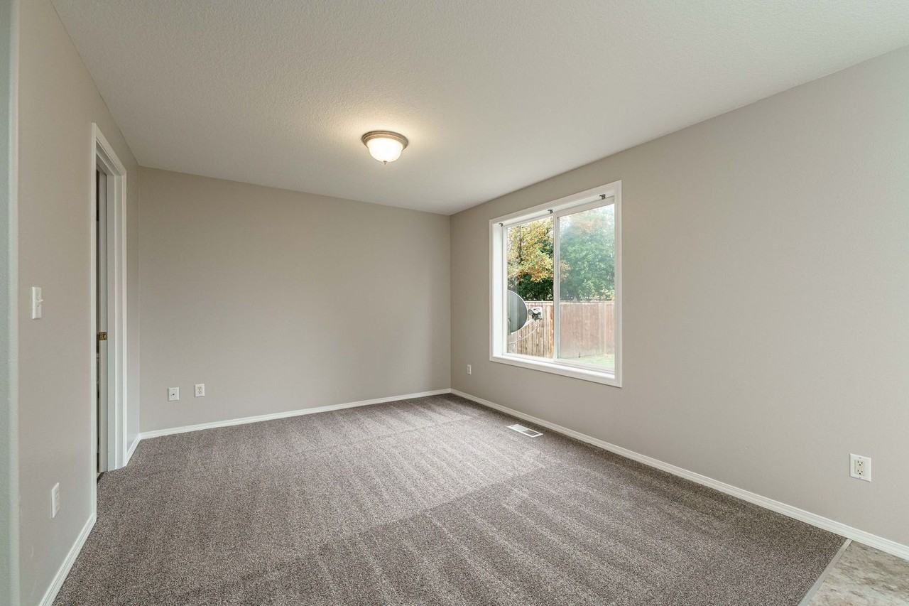 18805 Se 17th St - Photo 7 of 37