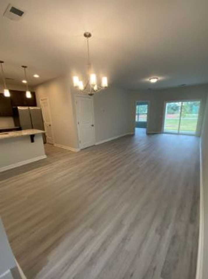 139 Danbury Ct - Photo 6 of 27